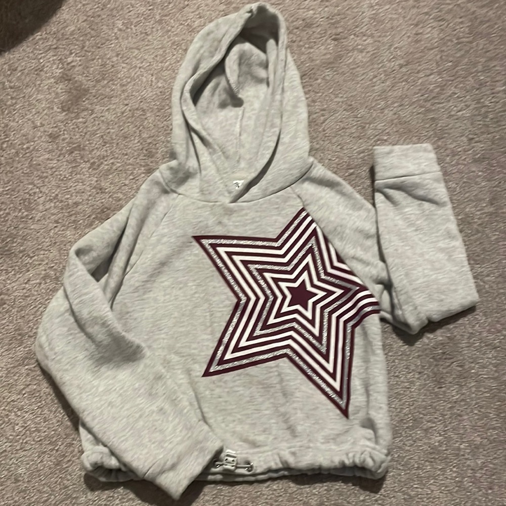 Girls 6/6X Gray Crop Sweatshirt with Maroon Star